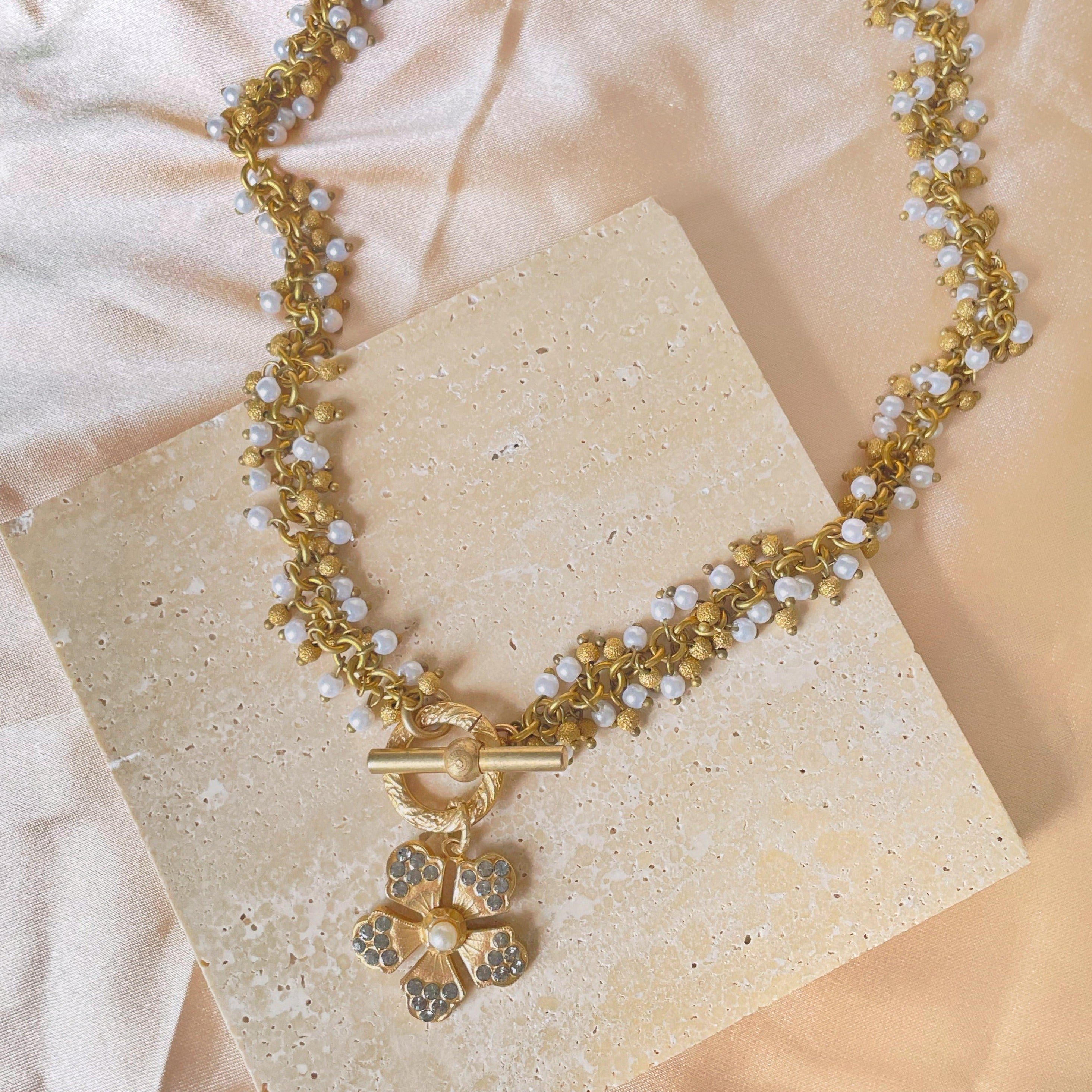 Ilona necklace – comoshoppe