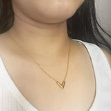 V pendant necklace